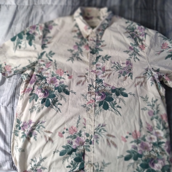 Summer button up - Picture 3 of 3